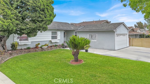 Detail Gallery Image 4 of 43 For 2501 Deodar St, Santa Ana,  CA 92705 - 3 Beds | 2 Baths