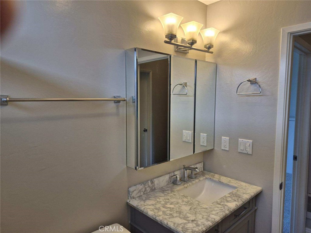 https://media.crmls.org/medias/dbf5b8ab-8538-41cd-9f15-2c203afbd2fc.jpg?preset=X-Large