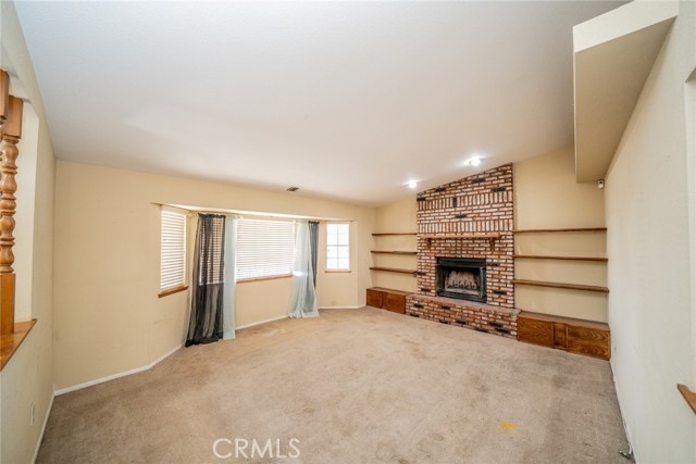 12770 5th Avenue, Victorville CA: https://media.crmls.org/medias/dbf62d40-c9e1-4850-9444-35223d8f0cc1.jpg