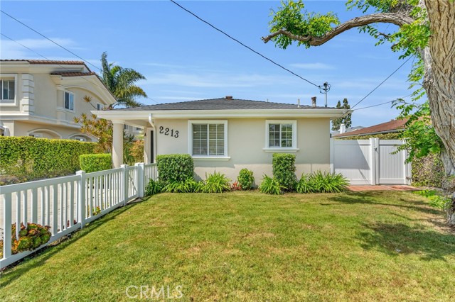 Detail Gallery Image 5 of 51 For 2213 Bataan Rd a,  Redondo Beach,  CA 90278 - 3 Beds | 2 Baths