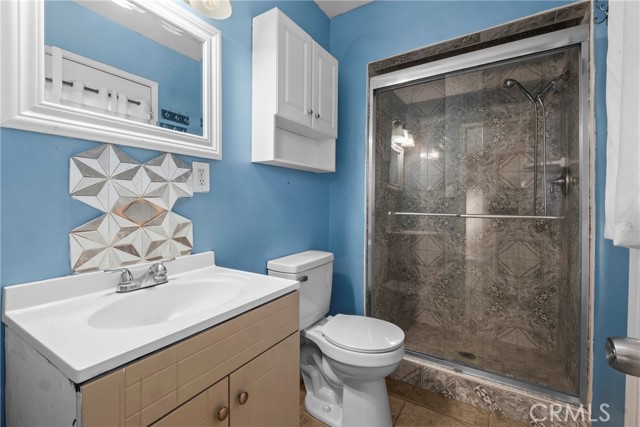 Detail Gallery Image 12 of 23 For 1320 White Ln, Bakersfield,  CA 93307 - 4 Beds | 2 Baths