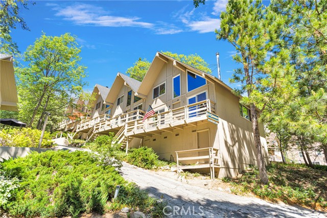 Detail Gallery Image 2 of 33 For 932 Lucerne Ln #6,  Lake Arrowhead,  CA 92352 - 3 Beds | 2 Baths