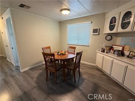 https://media.crmls.org/medias/dbf75eb6-28be-45a5-857a-1d044e252dfc.jpg?preset=X-Large