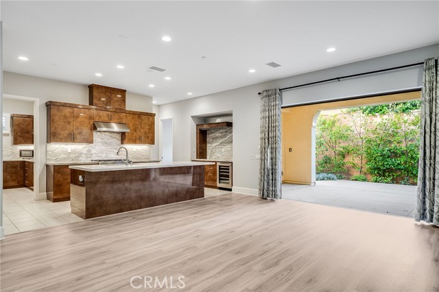 Detail Gallery Image 10 of 45 For 212 Parkwood, Irvine,  CA 92620 - 4 Beds | 4/1 Baths