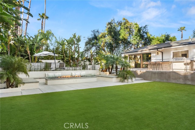 5265 Del Moreno Drive, Woodland Hills CA: https://media.crmls.org/medias/dbf8293a-7c96-4010-8429-f0772ec294af.jpg