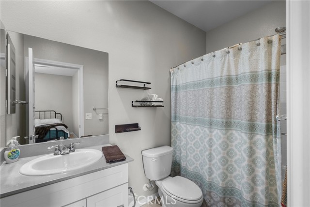 19512 Griffith Drive, Saugus CA: https://media.crmls.org/medias/dbf87e20-c2f1-473b-a8af-14505a186507.jpg