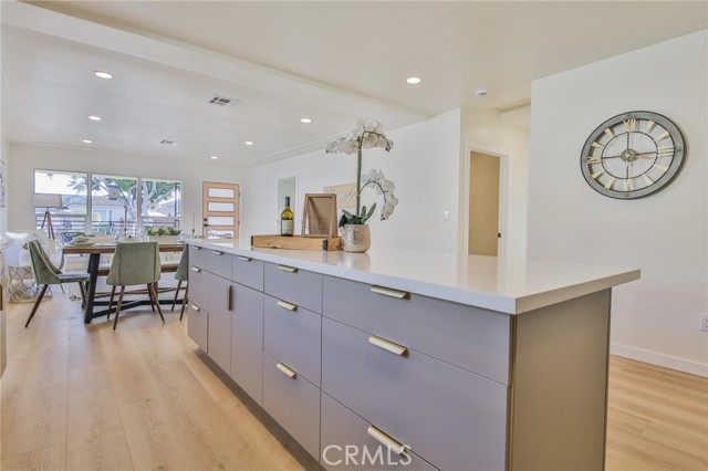 Detail Gallery Image 11 of 39 For 12035 Ramona, Hawthorne,  CA 90250 - 3 Beds | 3 Baths