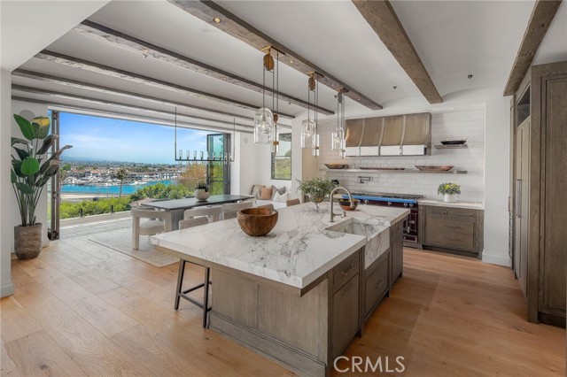 Detail Gallery Image 22 of 75 For 112 Kings Pl, Newport Beach,  CA 92663 - 6 Beds | 7/1 Baths