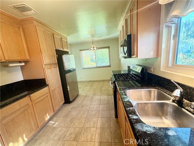 Detail Gallery Image 7 of 29 For 198 E Laurel Ave #D,  Sierra Madre,  CA 91024 - 2 Beds | 1 Baths