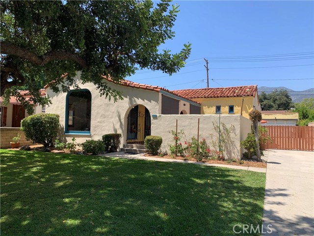 2445 E Villa St, Pasadena, CA 91107