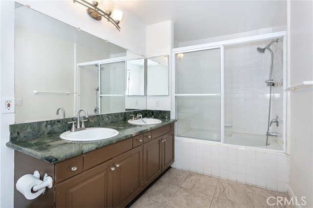 Detail Gallery Image 17 of 24 For 17735 Kinzie St #112,  Northridge,  CA 91325 - 2 Beds | 2 Baths