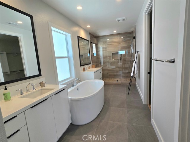 Detail Gallery Image 15 of 47 For 171 Bear Leaf Dr, Lake Forest,  CA 92630 - 5 Beds | 5 Baths