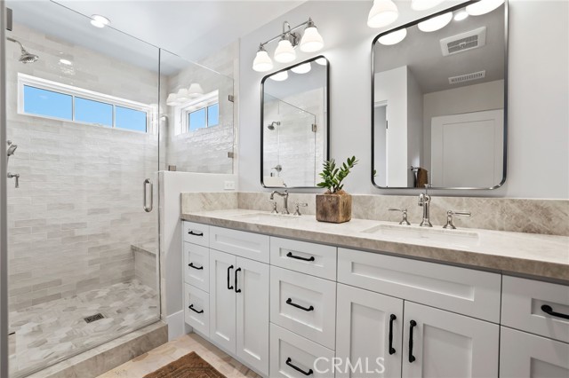 825 W Bay Avenue, Newport Beach CA: https://media.crmls.org/medias/dbfccdb4-2838-40cf-9560-cabaaa241ae2.jpg
