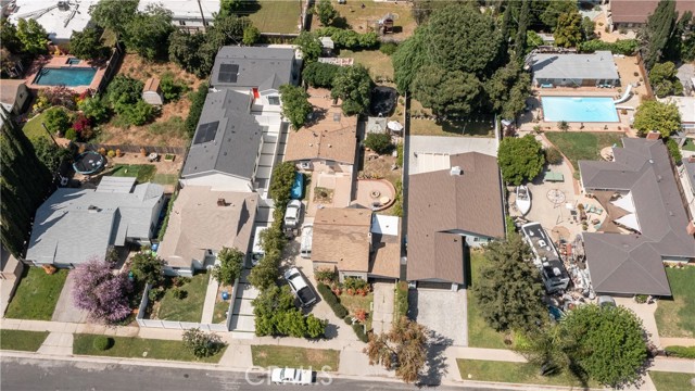 Detail Gallery Image 4 of 45 For 17629 Los Alimos St, Granada Hills,  CA 91344 - 4 Beds | 2 Baths