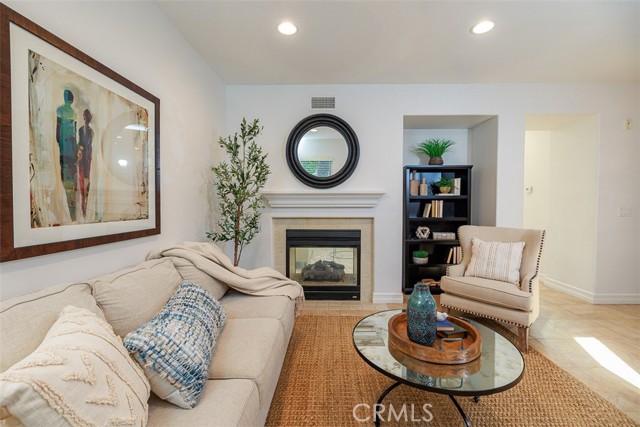 72 Orange Blossom, Ladera Ranch CA: https://media.crmls.org/medias/dbfda8e7-ea78-4c90-a447-297007088500.jpg
