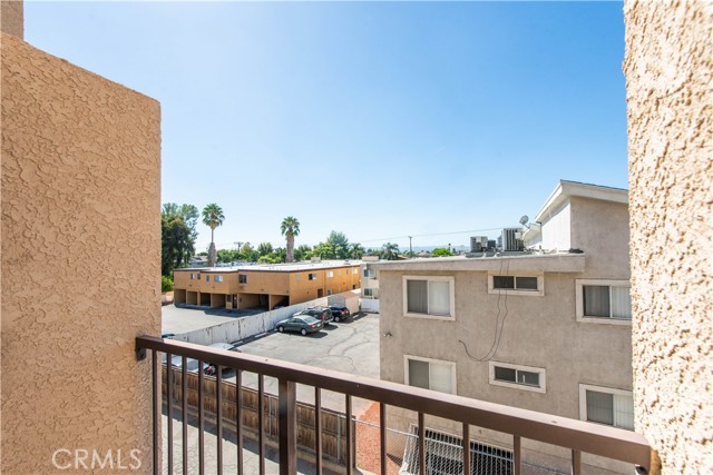 Detail Gallery Image 19 of 24 For 21040 Parthenia St #26,  Canoga Park,  CA 91304 - 2 Beds | 2/1 Baths