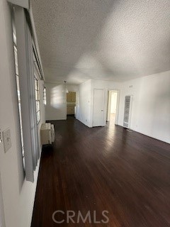 Detail Gallery Image 6 of 17 For 634 Glenwood Rd #15,  Glendale,  CA 91202 - 2 Beds | 1 Baths