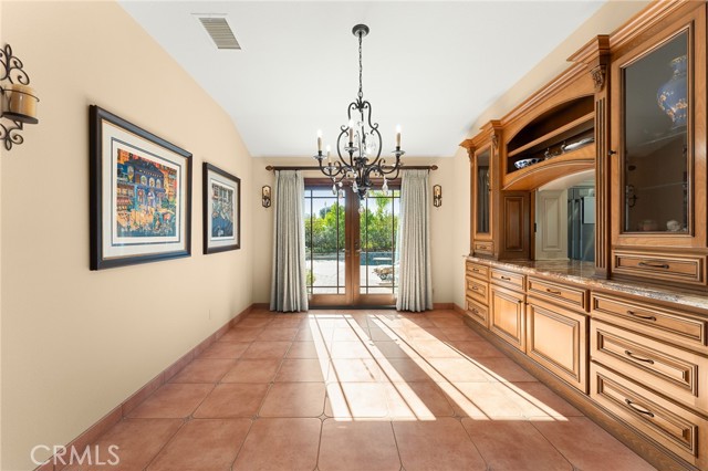 1632 Country Club Drive, Redlands CA: https://media.crmls.org/medias/dbfe2776-3fe4-409a-ad7b-a99414c75981.jpg