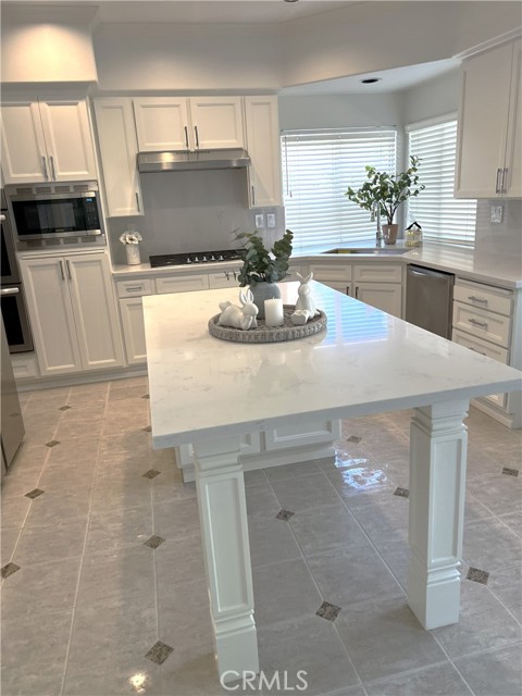 Detail Gallery Image 9 of 28 For 11 Somerset, Trabuco Canyon,  CA 92679 - 4 Beds | 3 Baths