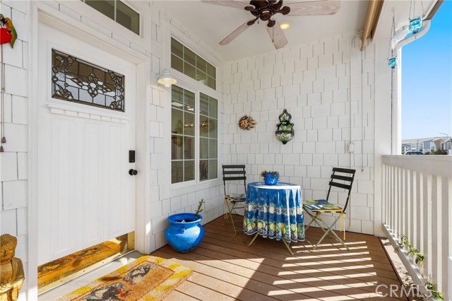 Detail Gallery Image 3 of 42 For 252 Mayflower Dr, Newport Beach,  CA 92660 - 2 Beds | 2 Baths