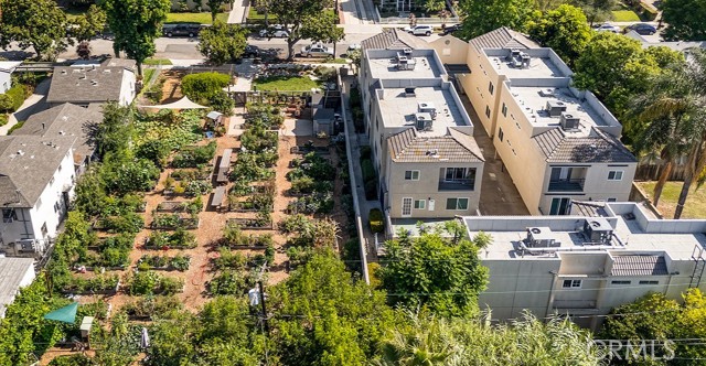 1018 Magnolia Street, South Pasadena CA: https://media.crmls.org/medias/dc00c07d-b686-483d-b7d7-d38afdf914f6.jpg