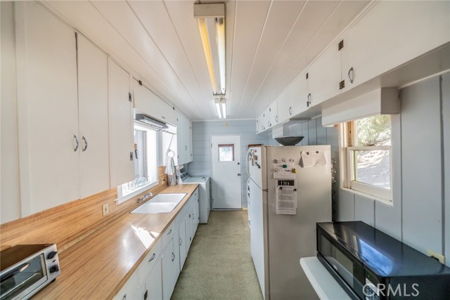 Detail Gallery Image 11 of 39 For 37644 Highway 38, Angelus Oaks,  CA 92305 - 3 Beds | 2 Baths