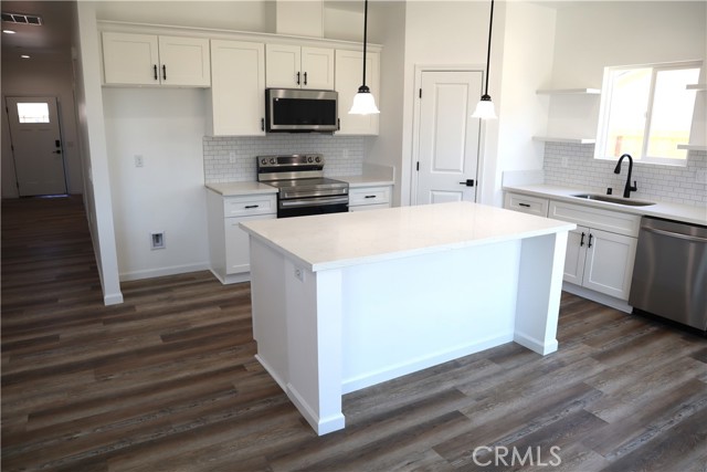 8600 Ironwood Avenue, California City CA: https://media.crmls.org/medias/dc02d539-2aac-482d-a456-df894a1571b8.jpg