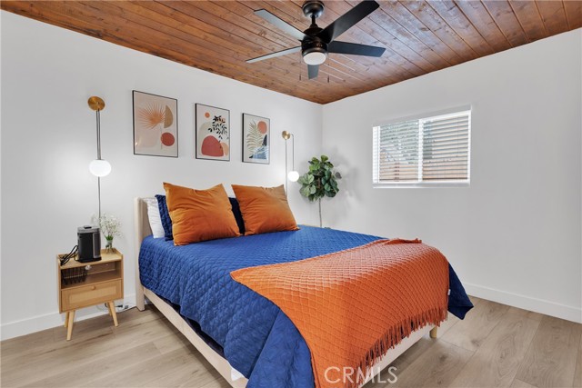 906 W Aeroplane Boulevard, Big Bear City CA: https://media.crmls.org/medias/dc03055b-fccd-4aac-93fb-4be50391ca89.jpg