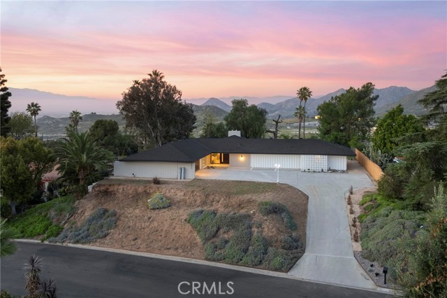 Front Image Thumbnail for CROC26049476