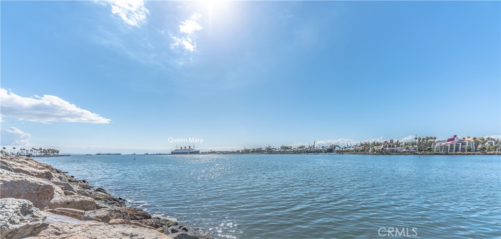 https://media.crmls.org/medias/dc04fa78-a72b-4fb4-8e43-7134a51f96d6.jpg?preset=X-Large