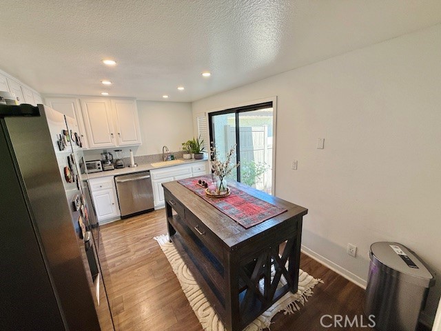 Detail Gallery Image 15 of 36 For 10068 Larwin Ave #2,  Chatsworth,  CA 91311 - 4 Beds | 3 Baths