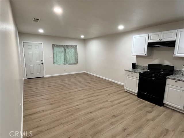 Detail Gallery Image 7 of 23 For 2709 Lake St, Bakersfield,  CA 93306 - 3 Beds | 2 Baths