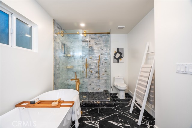 Detail Gallery Image 23 of 38 For 6325 Long St, Los Angeles,  CA 90043 - 3 Beds | 2 Baths