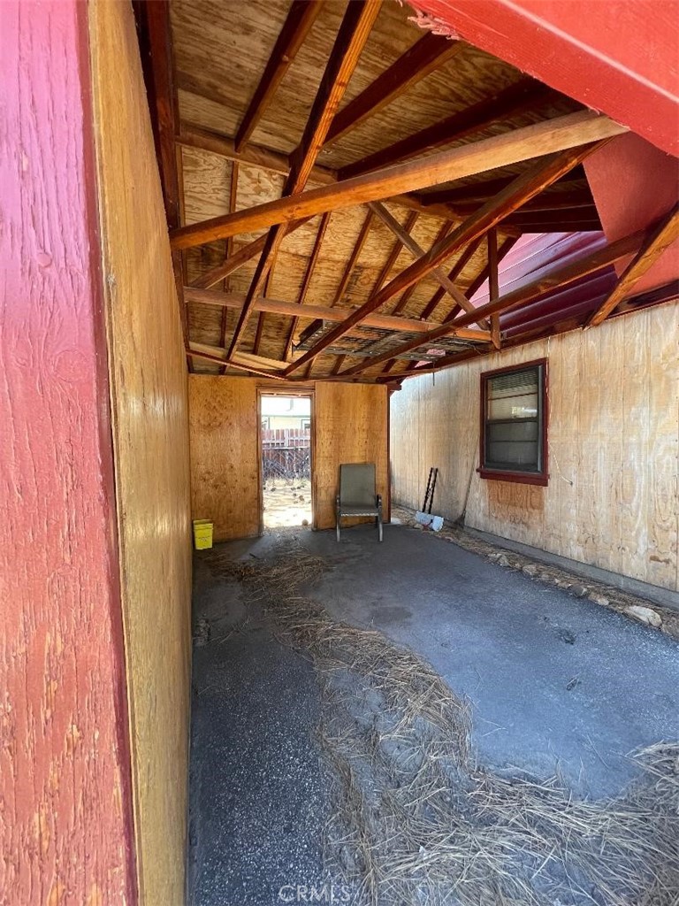https://media.crmls.org/medias/dc05c690-50f0-4dfc-963f-bb1607cf1942.jpg?preset=X-Large