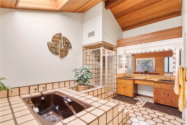 Detail Gallery Image 34 of 60 For 7805 Buena Tierra Ct, Bakersfield,  CA 93309 - 4 Beds | 4 Baths