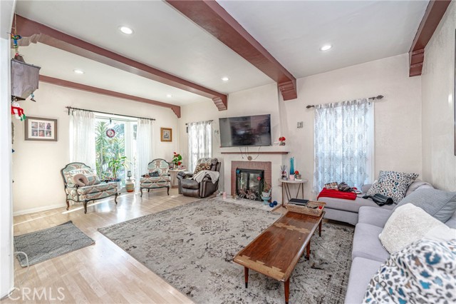 Detail Gallery Image 8 of 16 For 541 W 117th St, Los Angeles,  CA 90044 - 3 Beds | 2 Baths