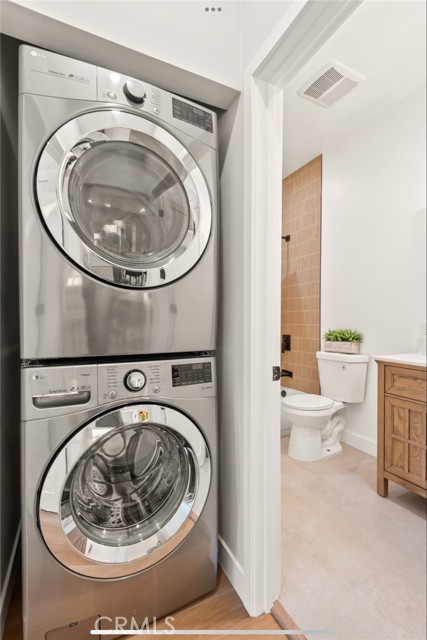 Detail Gallery Image 15 of 37 For 5414 Hillcrest, Los Angeles,  CA 90043 - 3 Beds | 2 Baths