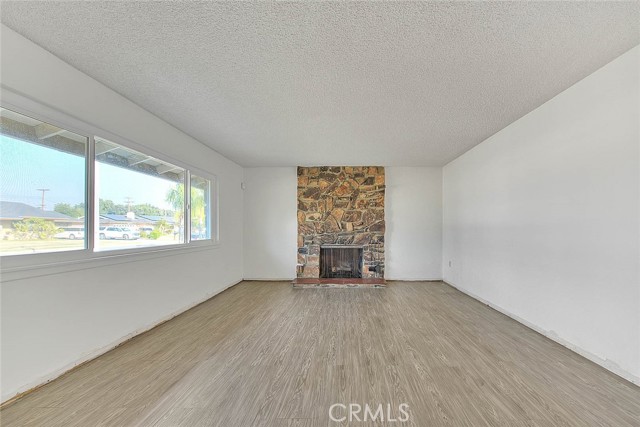 Detail Gallery Image 6 of 36 For 453 E Home St, Rialto,  CA 92376 - 3 Beds | 2 Baths