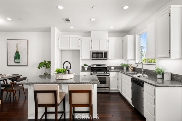 Detail Gallery Image 18 of 49 For 68 Webber Way, Buena Park,  CA 90621 - 3 Beds | 2/1 Baths
