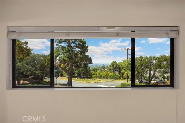Detail Gallery Image 9 of 30 For 2555 Alpine Rd, Upland,  CA 91784 - 3 Beds | 2/1 Baths