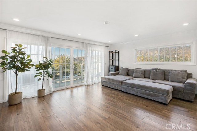 Detail Gallery Image 12 of 44 For 1851 Tamerlane Dr, Glendale,  CA 91208 - 4 Beds | 3 Baths