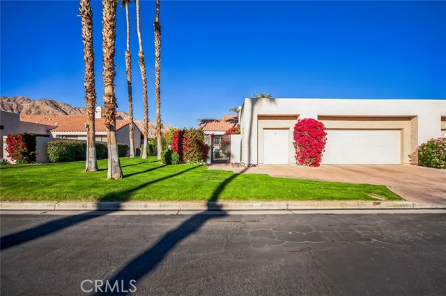 Detail Gallery Image 2 of 43 For 78191 Calle Norte, La Quinta,  CA 92253 - 2 Beds | 2 Baths