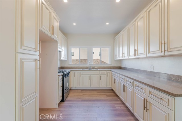 Detail Gallery Image 15 of 41 For 2446 Cincinnati St, Los Angeles,  CA 90033 - 6 Beds | 2 Baths