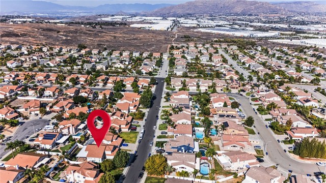 8377 Yarrow Lane, Riverside CA: https://media.crmls.org/medias/dc0a2eb2-b5e3-4c45-829c-a50b558e5c00.jpg