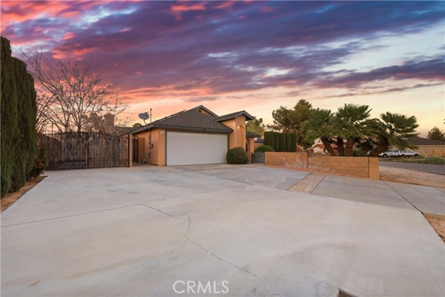 Detail Gallery Image 3 of 32 For 21601 Adler, California City,  CA 93505 - 3 Beds | 2 Baths