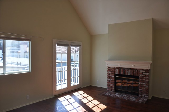 1713 Goodman Avenue, Redondo Beach CA: https://media.crmls.org/medias/dc0be83d-d6ad-4d9b-9e3d-9ffc7b45a603.jpg