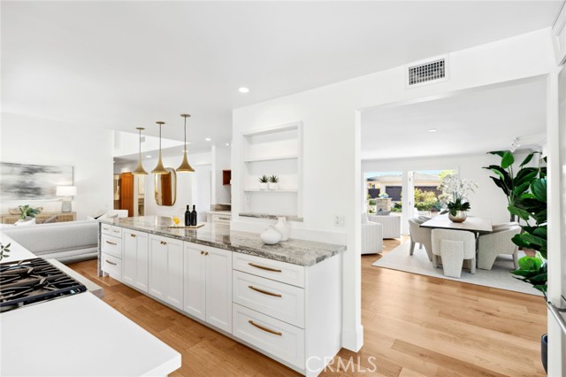 Detail Gallery Image 14 of 38 For 1218 Keel Dr, Corona Del Mar,  CA 92625 - 3 Beds | 2/1 Baths