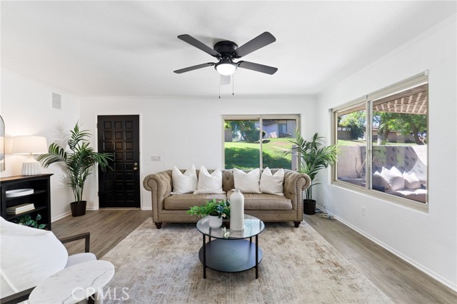 Detail Gallery Image 2 of 35 For 880 Ardmore Cir, Redlands,  CA 92374 - 3 Beds | 2 Baths