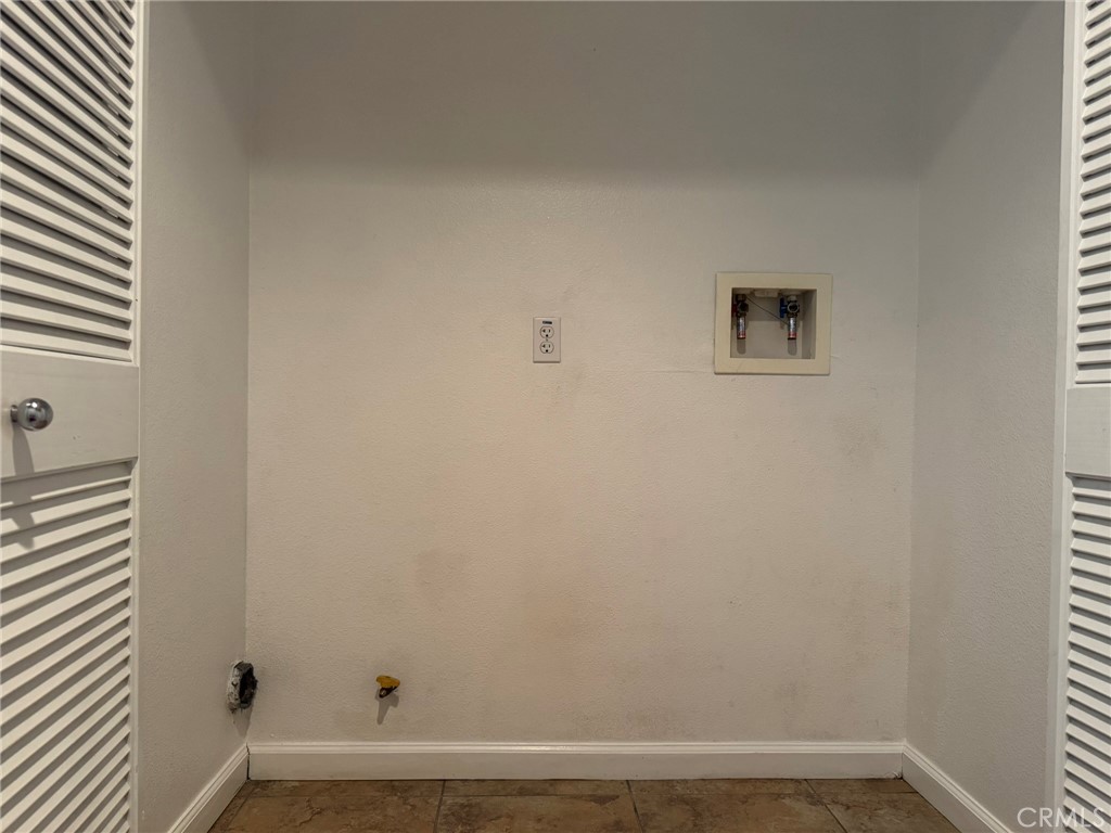 https://media.crmls.org/medias/dc0c93df-1c22-4b88-9930-c3ae79ffa368.jpg?preset=X-Large