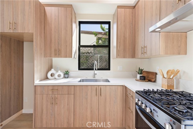 Detail Gallery Image 45 of 73 For 4026 Garden Ave, Los Angeles,  CA 90039 - 5 Beds | 4/2 Baths